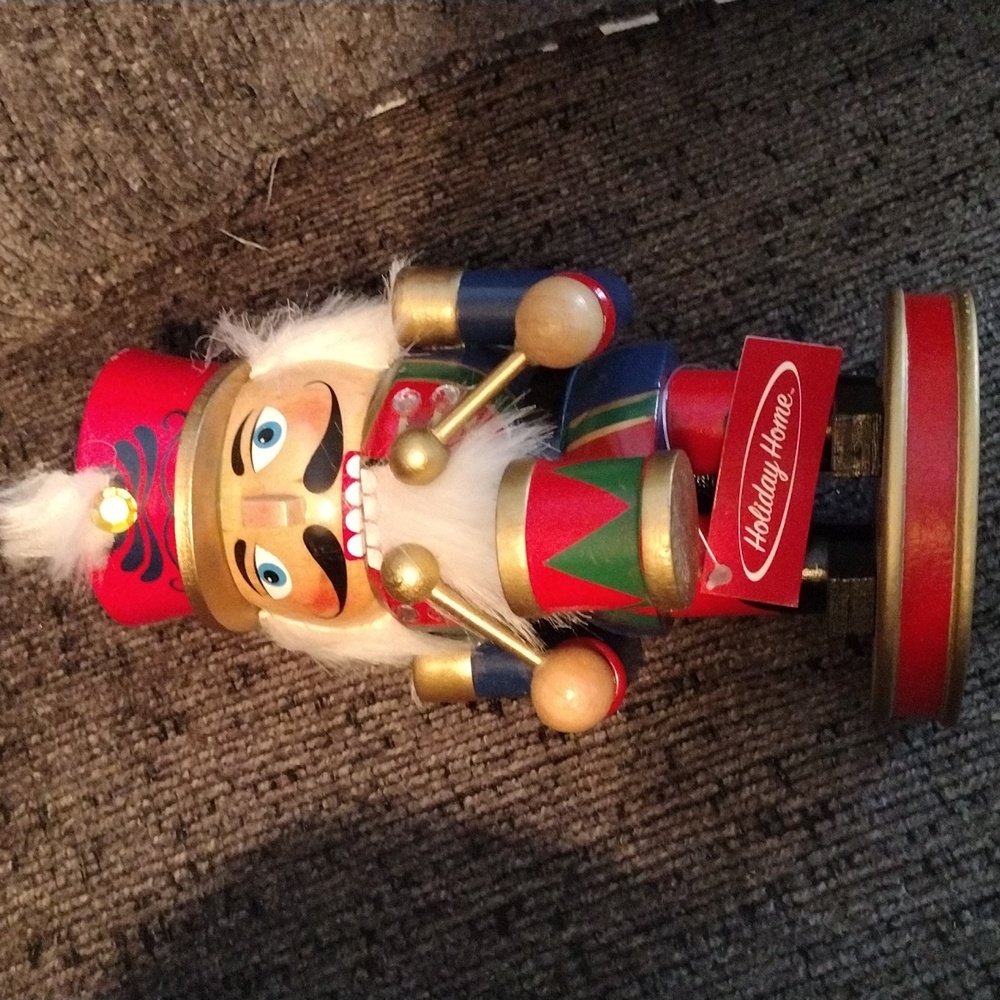 Drummer boy Nutcracker. 7" Tall